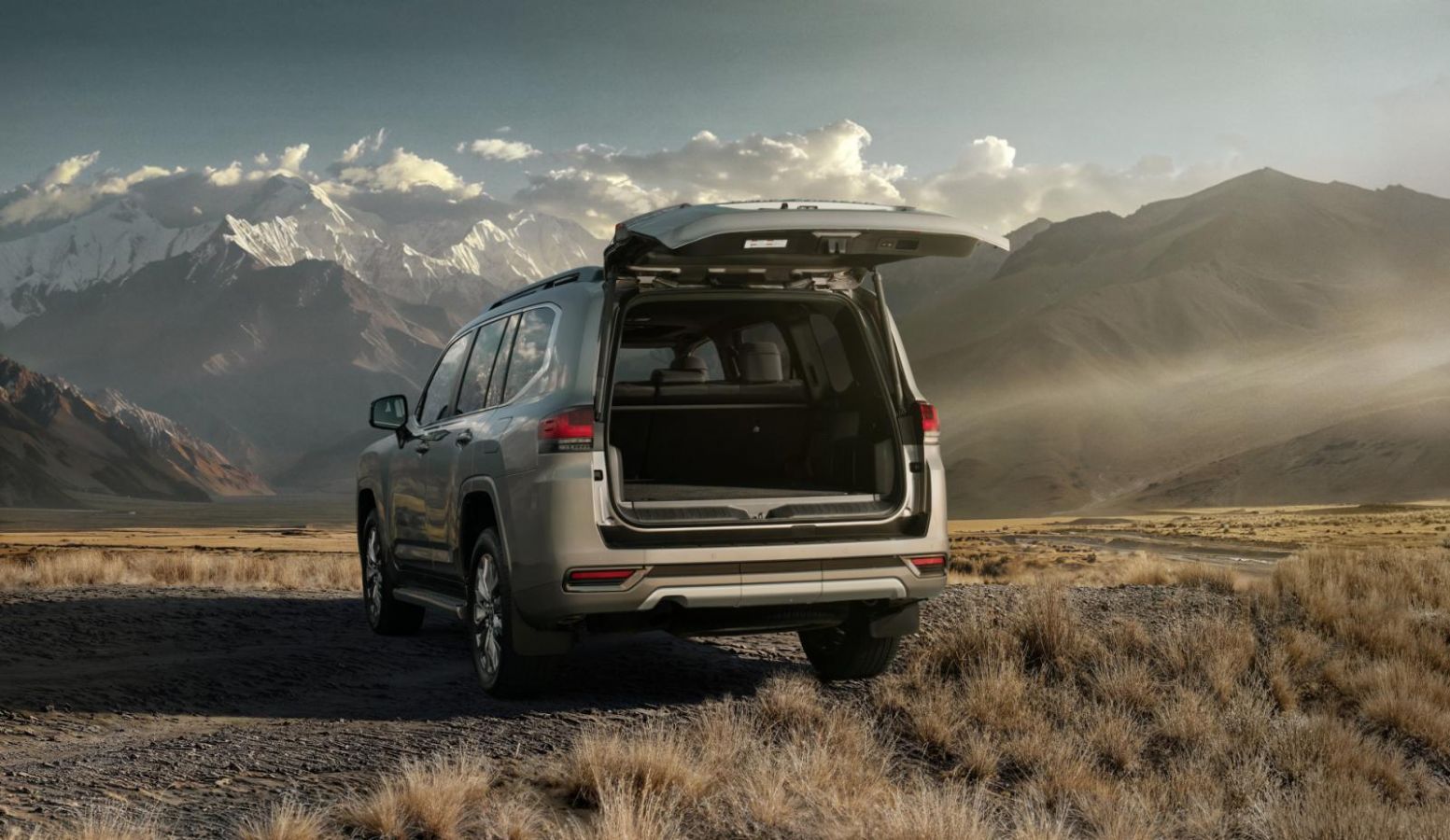 Ντεμπούτο για το νέο υβριδικό Toyota Land Cruiser 300 με 457 ίππους